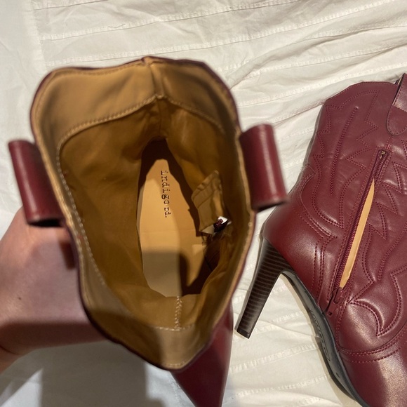 Red cowboy boots Size 10 - Picture 3 of 3